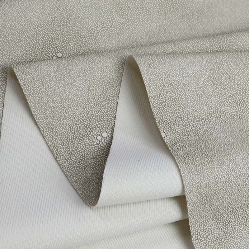 วัสดุเฟอร์นิเจอร์โซฟาหนังเทียมกันน้ำ PVC ผิวปลาปีศาจ